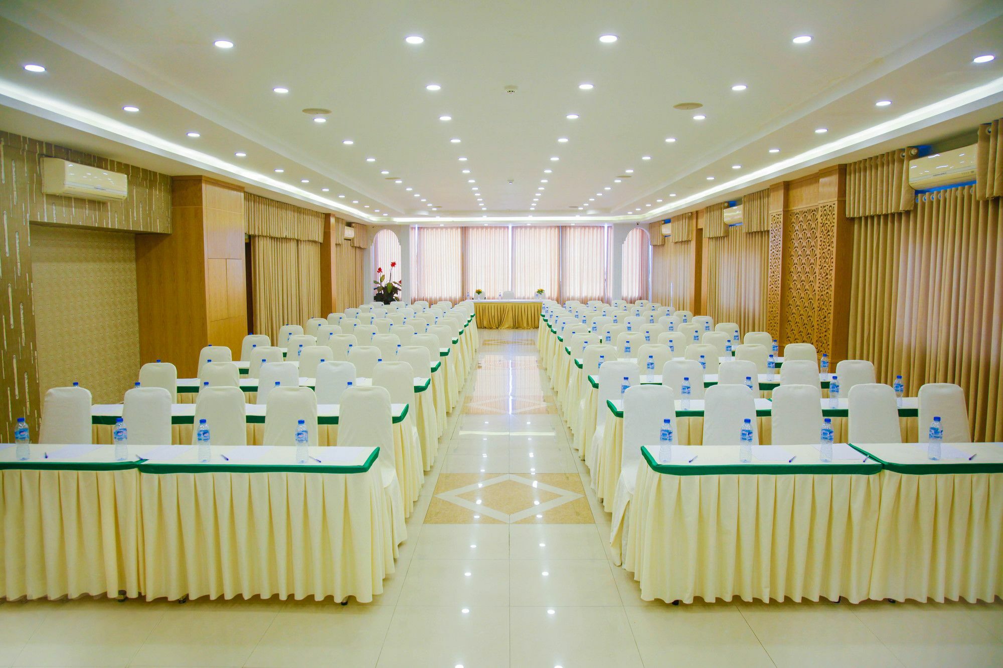 Legacy Riverside Da Nang Bagian luar foto