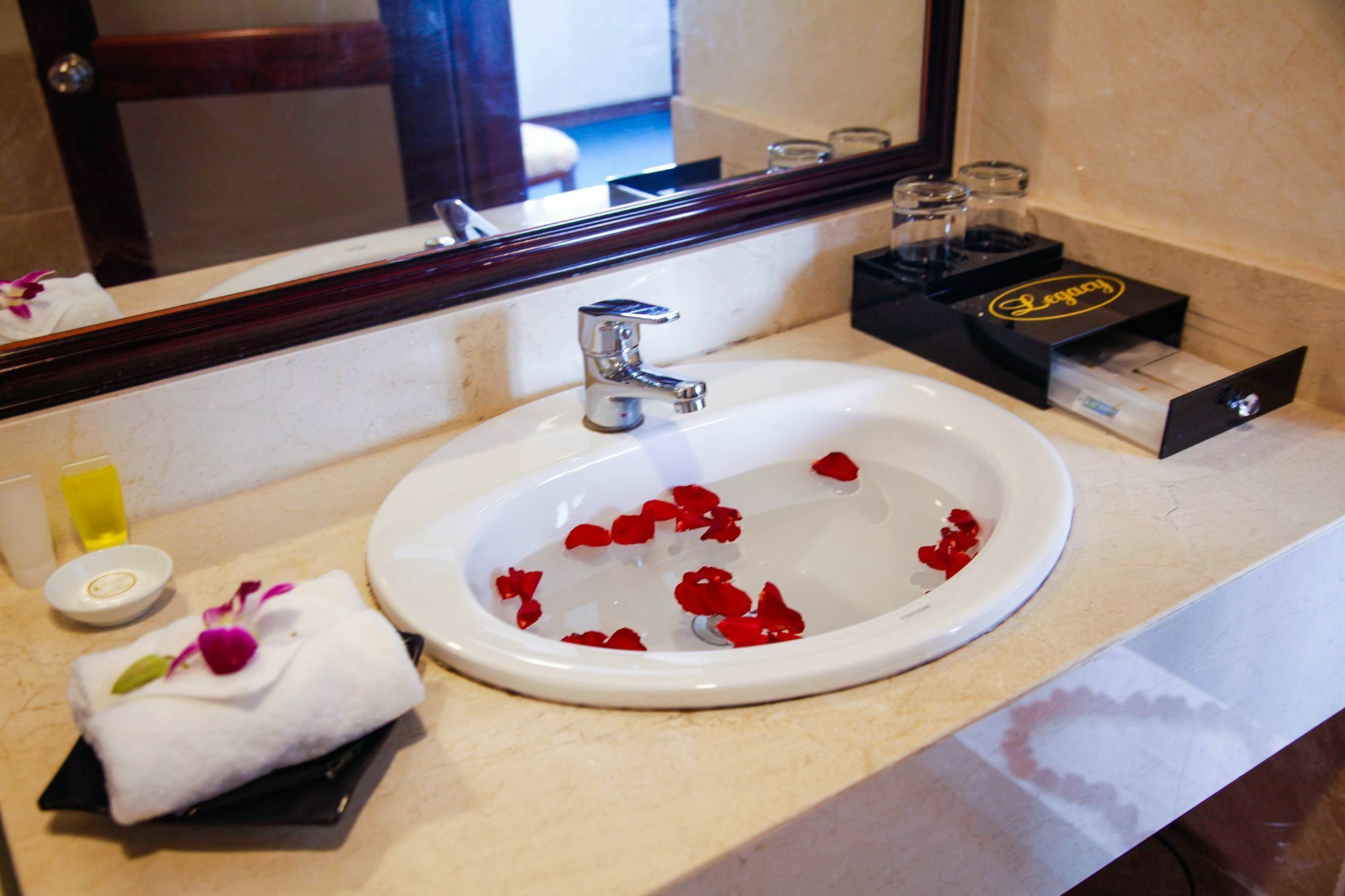 Legacy Hotel Da Nang Bagian luar foto