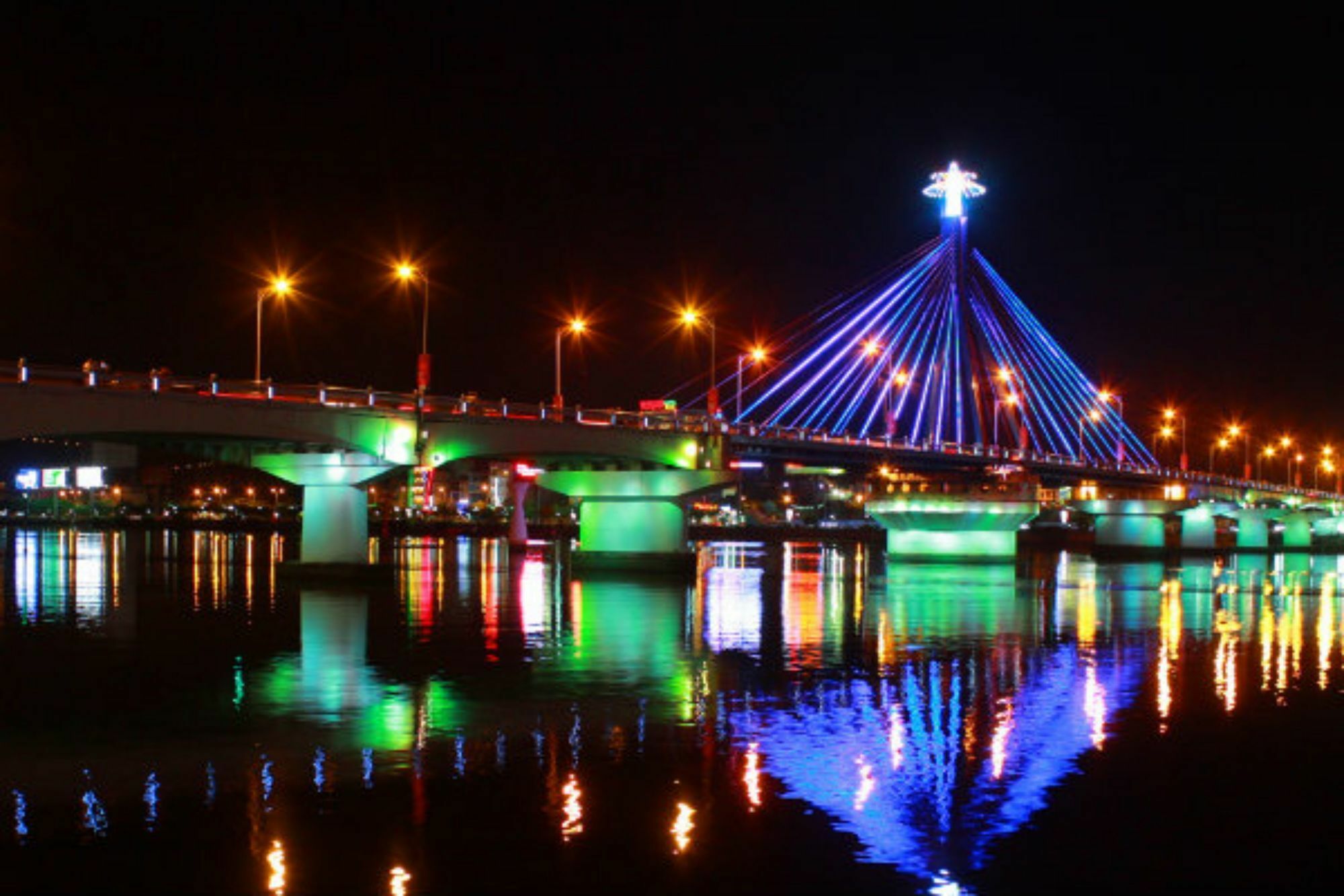 Legacy Riverside Da Nang Bagian luar foto